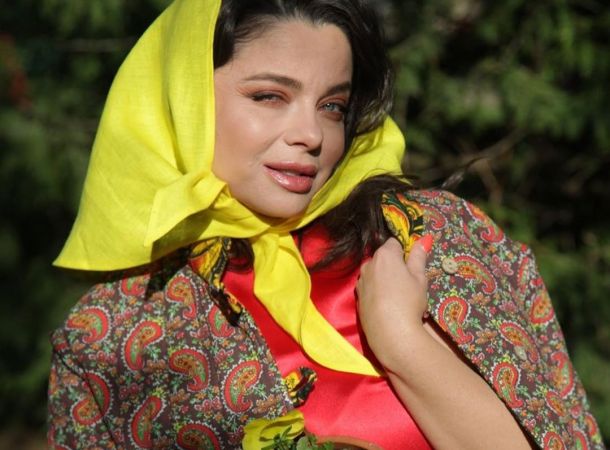 Лена Миро раскритиковала московскую власть за приглашение Наташи Королевой на выпускной