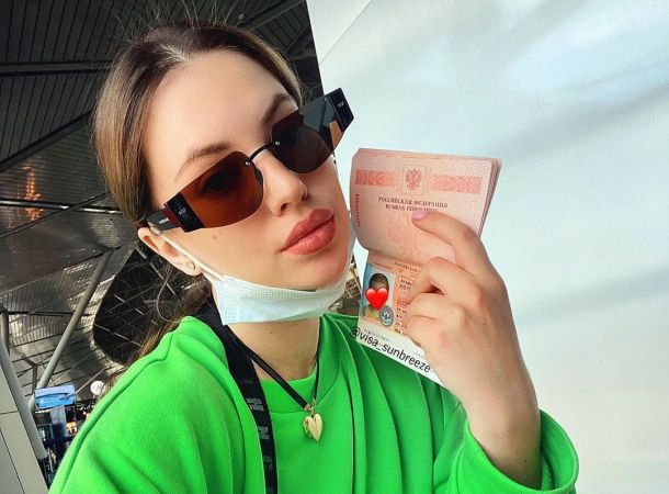 "Не справляюсь": Саша Артемова призналась, что оказалась не готова к материнству