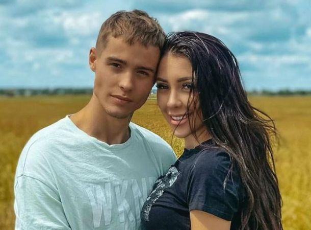 Максим Колесников из "Дома-2" заявил, что он не поднимал руку на мать Алены Рапунцель