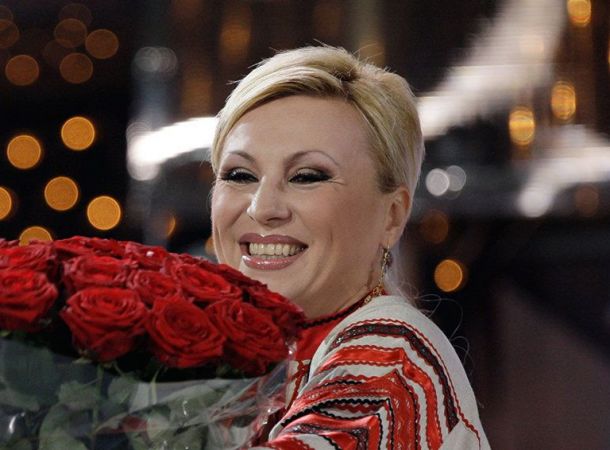 Директор Валентины Легкоступовой оправдался за скандал на прощании с певицей