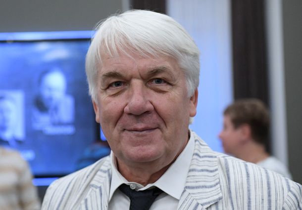 67-летний Юрий Шлыков, избитый грузчиками, рассказал, как его спасла соседка