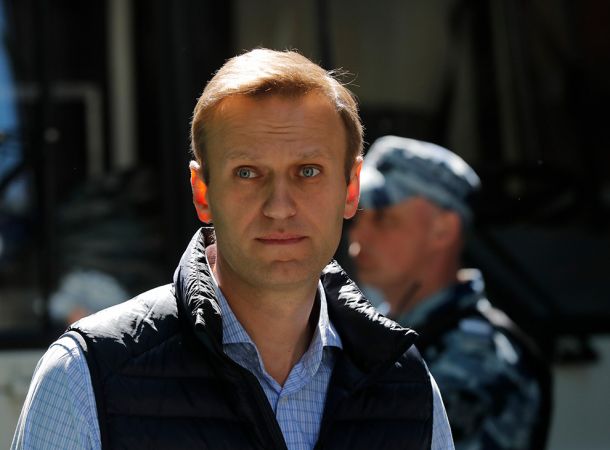 Появилось первое фото Алексея Навального после выхода из комы