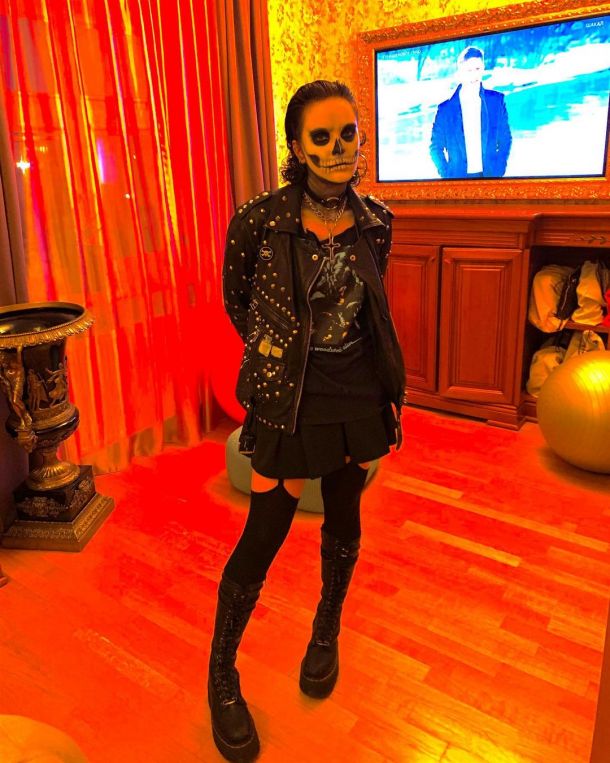 Дочь Ларисы Гузеевой напугала фанатов образом на Хэллоуин