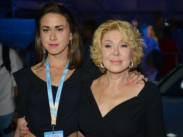 Любовь Успенская рассказала, куда ее дочь потратила вырученные с телепередач деньги
