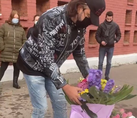 Филипп Киркоров пришел на могилу к Гурченко