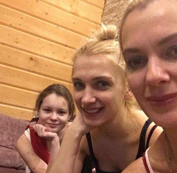 Мария Порошина и ее взрослая дочь выглядят как сестры