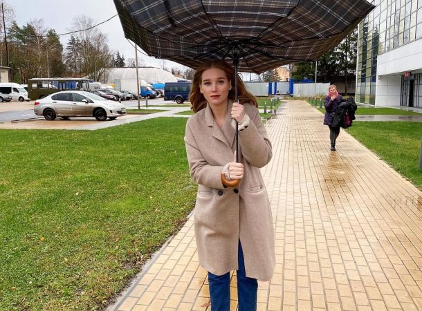 Кристина Асмус показала, как ее дочь зажигает под русский хит
