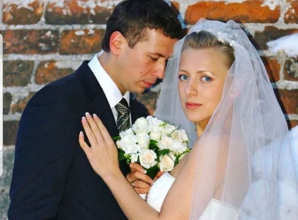 Андрей Мерзликин показал, как они с женой выглядели в день свадьбы