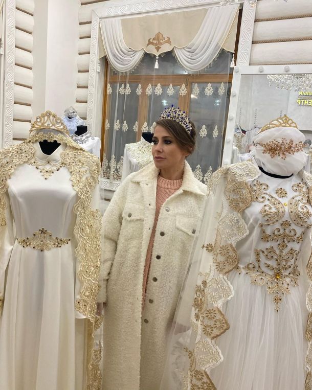 Юлия Барановская примерила свадебное платье
