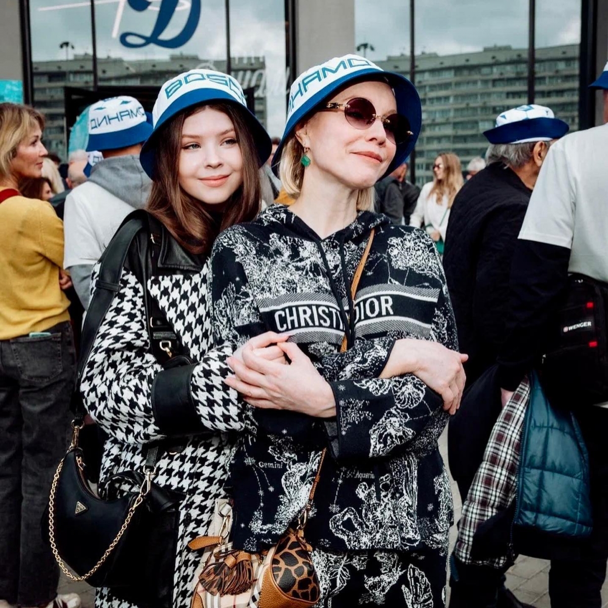 Марина Зудина и её 18-летняя дочь от Табакова снялись в похожих образах