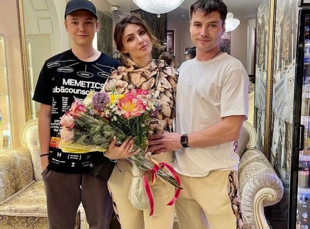 Анастасия Макеева с мужем и его сыном от прошлого брака. Фото: https://www.instagram.com/makeevan/