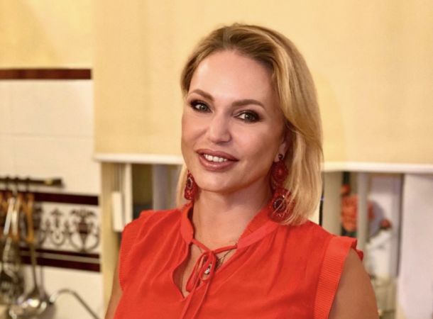 Ведущая «Русского Радио» Алла Довлатова / Фото: www.instagram.com/alla_dovlatova/