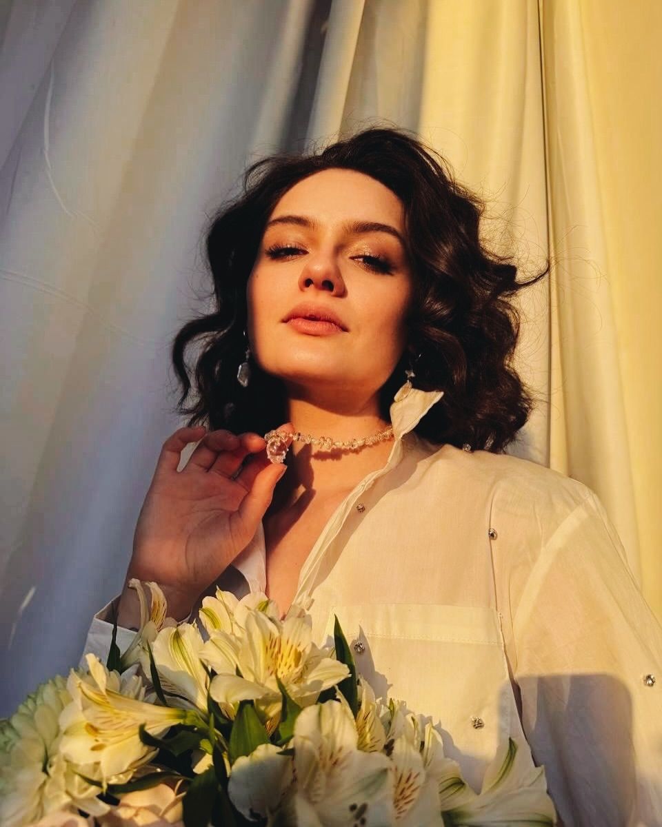 Мария Михалкова-Кончаловская не советует выходить замуж так же рано, как она